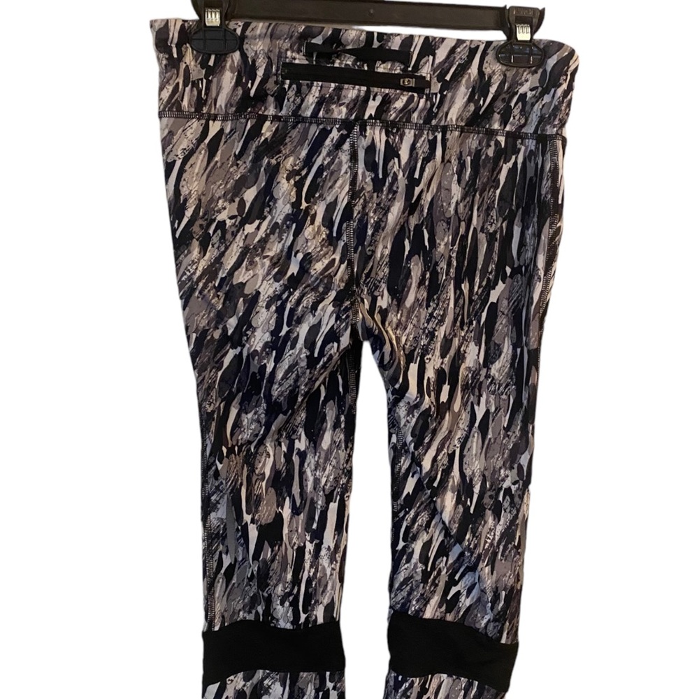 Under armor leggings - size Medium